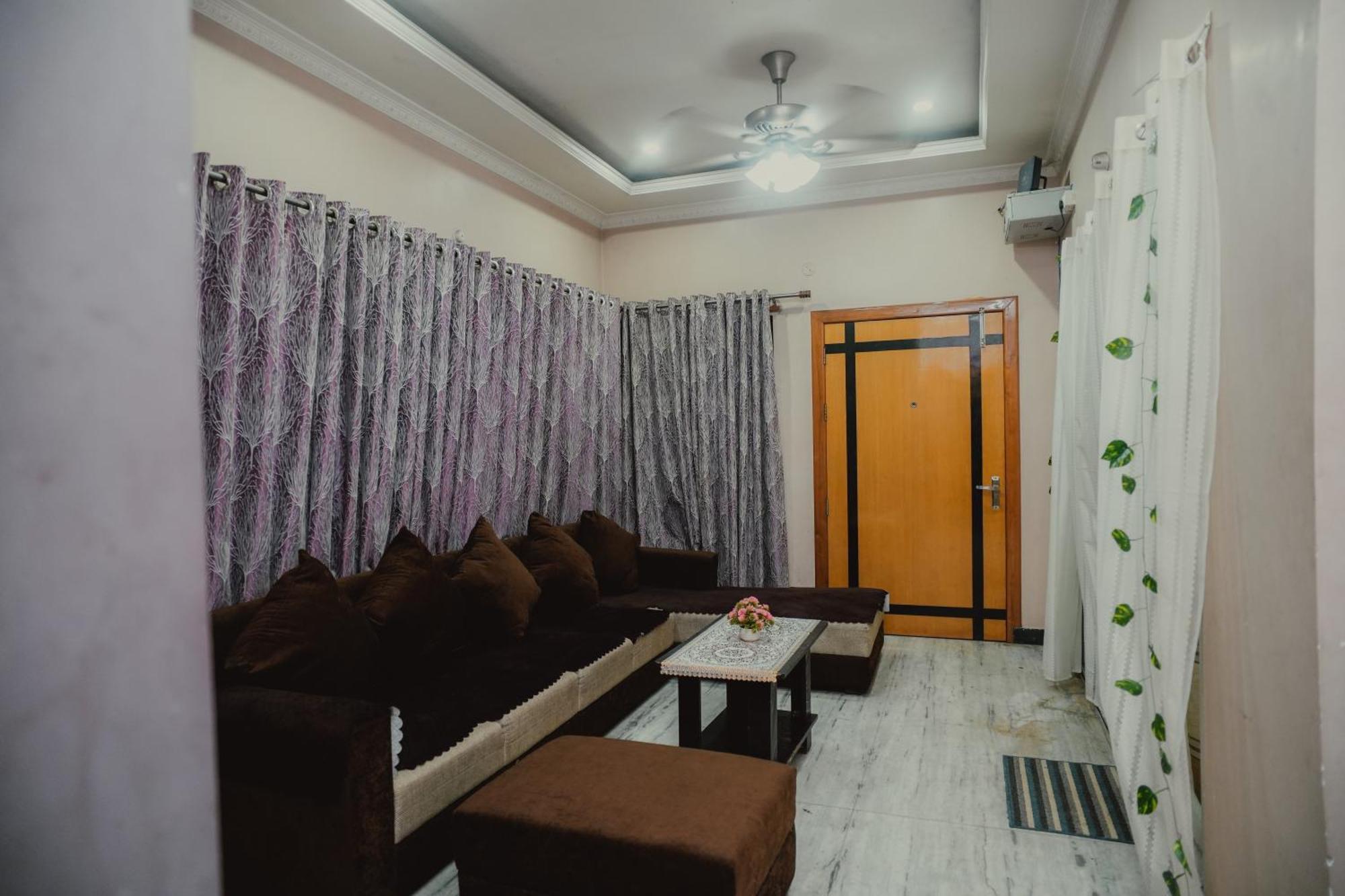 The Q3 Inn Guwahati Bagian luar foto